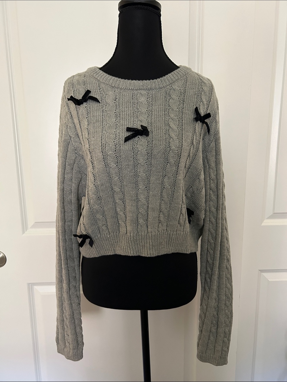 NWT Love Tree Gray Cable Knit Cropped Top Sweater with Black Bow Trim